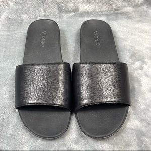 Vionic Women's Mirage Val Black Slide Sandal - 7